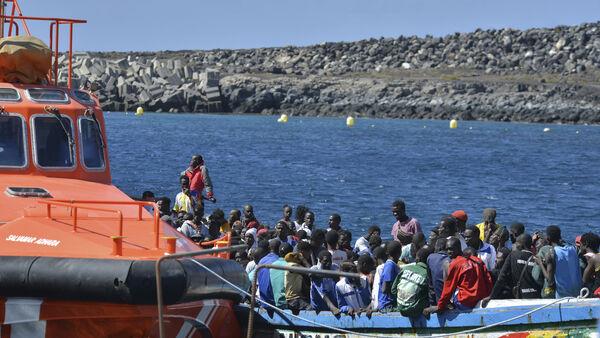 Two boats carrying 314 migrants reach Canary Islands