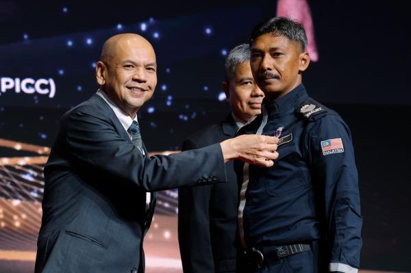 Armizan: Govt considering recommendation to gazette rescue personnel service medals as federal award